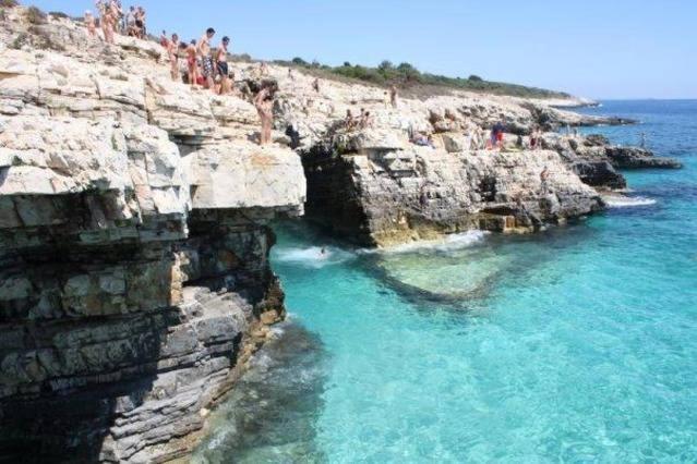 Ribarska Kuca Romana Premantura Bagian luar foto