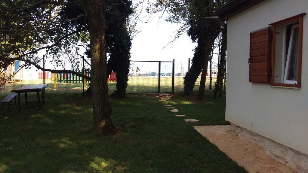 Ribarska Kuca Romana Premantura Bagian luar foto