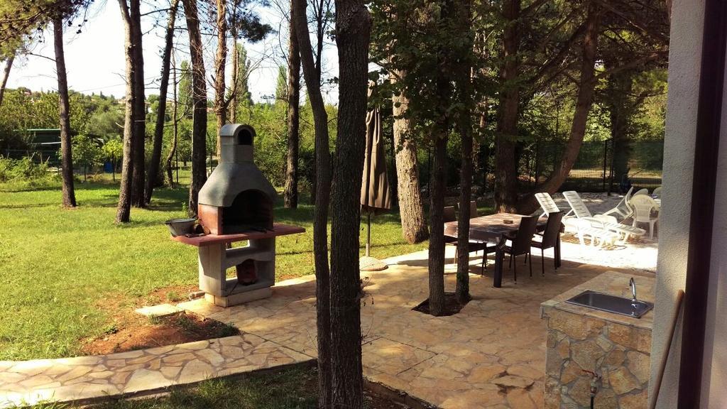 Ribarska Kuca Romana Premantura Bagian luar foto